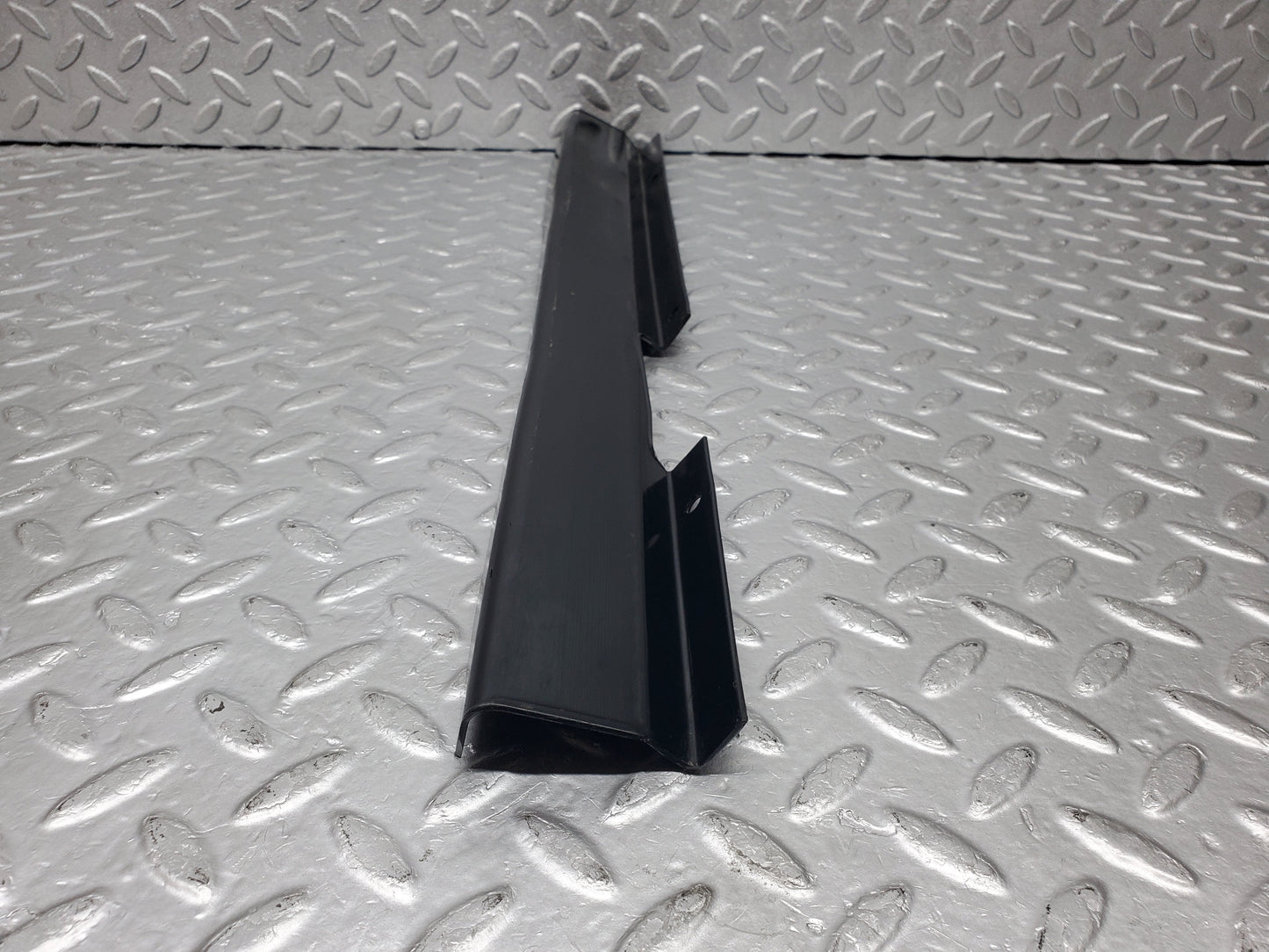 0955 Mercedes-Benz C123 230CE Coupe Cabel Chanel Duct Front Left  1238210936