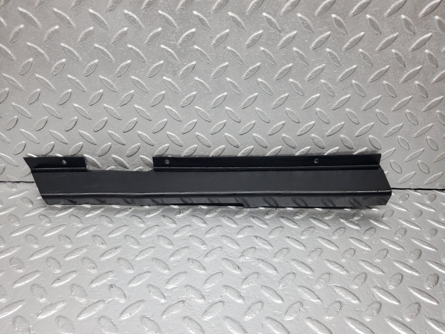 0956 Mercedes-Benz C123 230CE Coupe Cable Chanel Duct Front Right