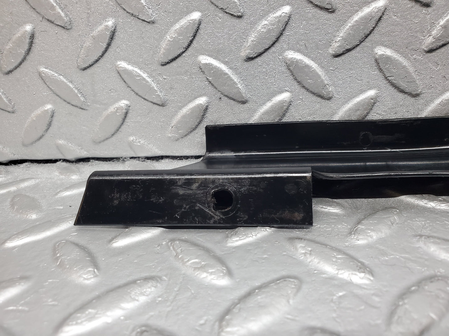 0956 Mercedes-Benz C123 230CE Coupe Cable Chanel Duct Front Right