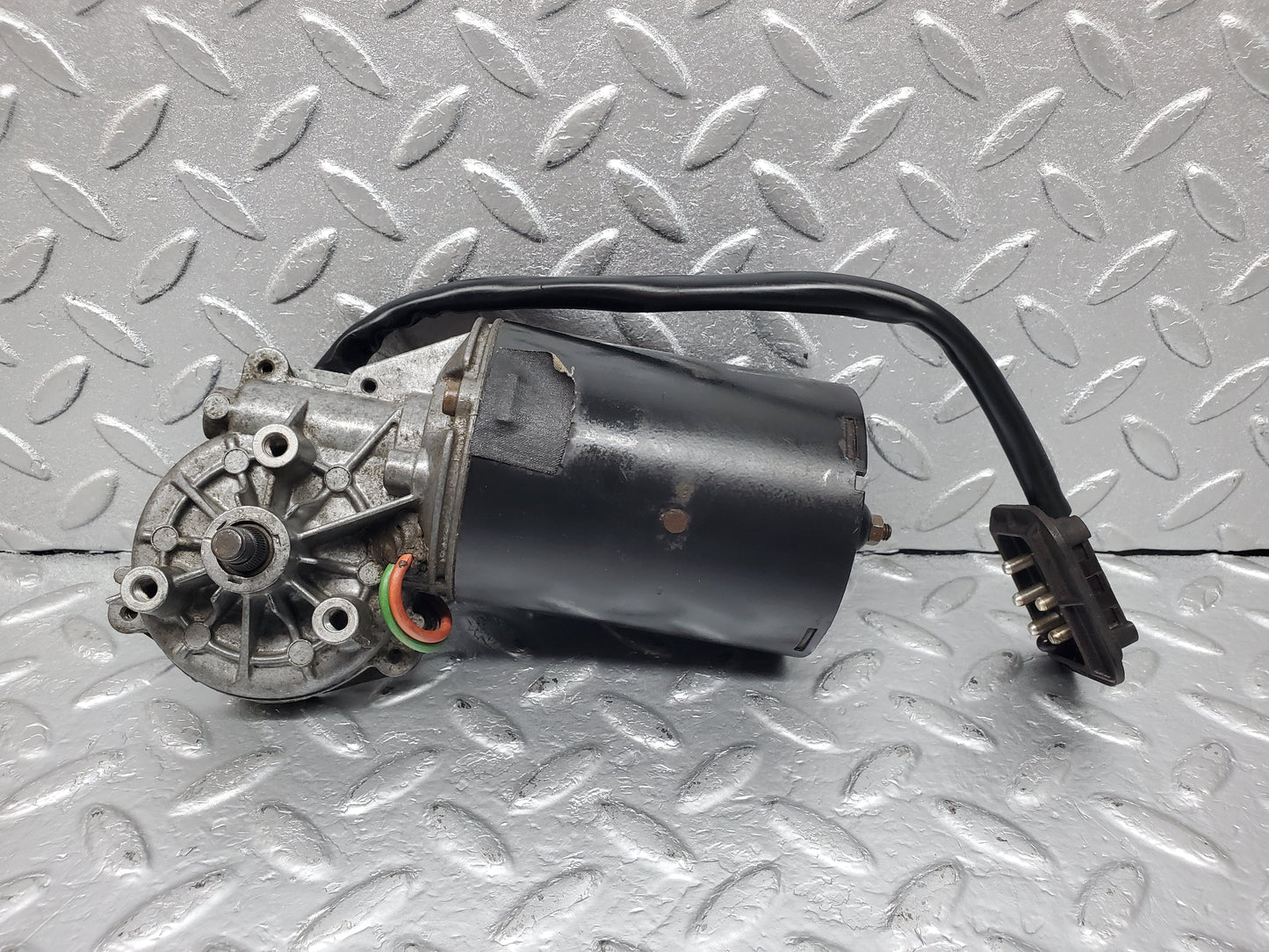 0964 Mercedes-Benz C123 230CE Wiper Motor Bosch 0390341077