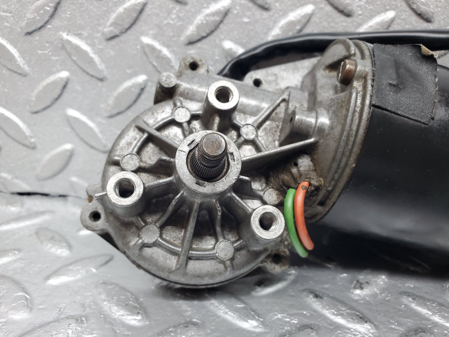0964 Mercedes-Benz C123 230CE Wiper Motor Bosch 0390341077