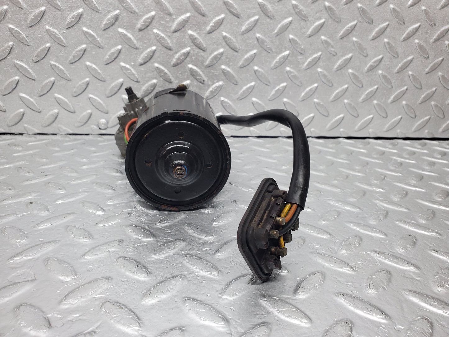 0964 Mercedes-Benz C123 230CE Wiper Motor Bosch 0390341077