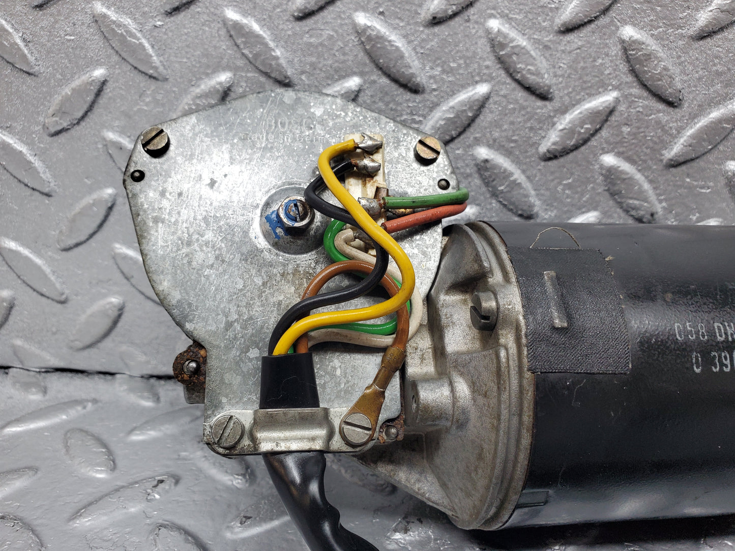 0964 Mercedes-Benz C123 230CE Wiper Motor Bosch 0390341077