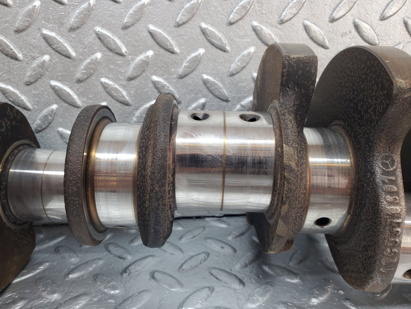 0930 Mercedes-Benz C107 350SLC Coupe Crankshaft 1160310801