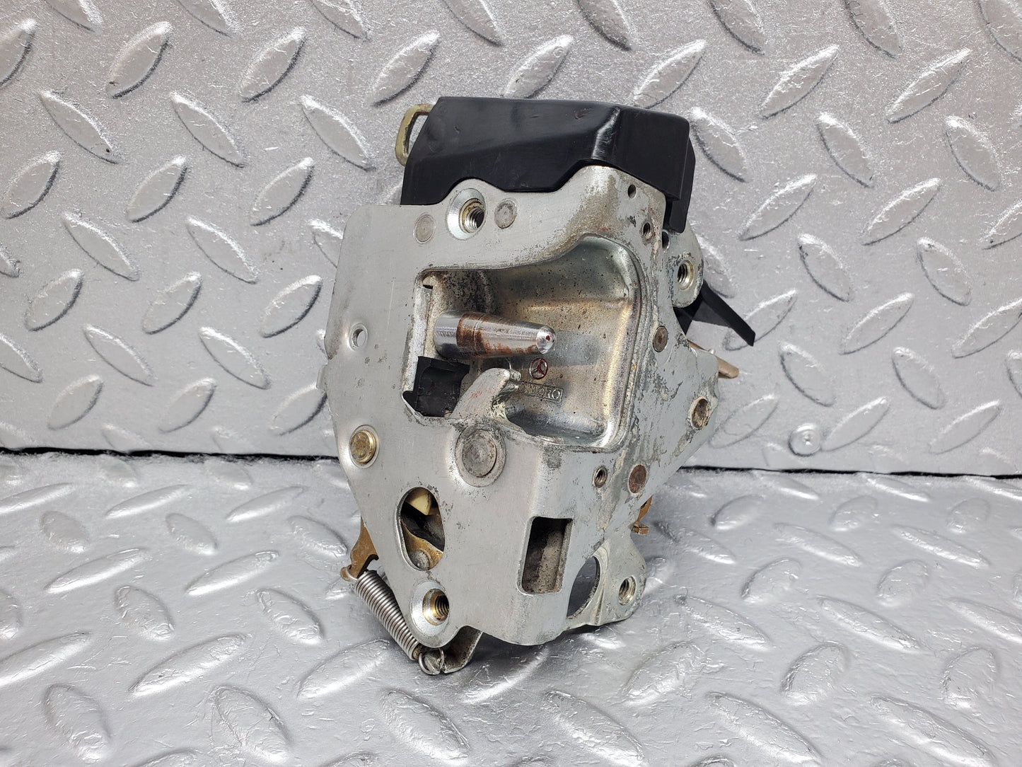 0977 Mercedes-Benz C123 230CE Coupe Door Lock Left Side 1237230308