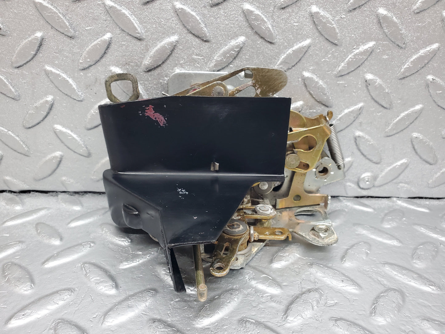 0977 Mercedes-Benz C123 230CE Coupe Door Lock Left Side 1237230308