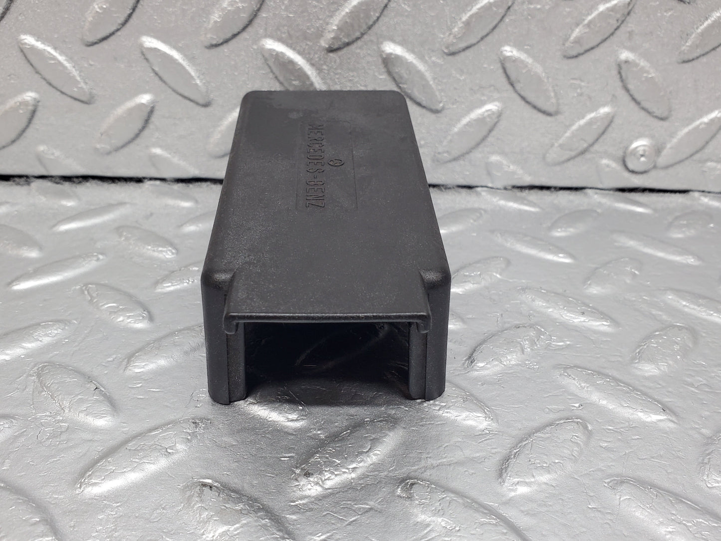0983 Mercedes-Benz W123 240D Heater Plug Timer Relay Cover 0005454145