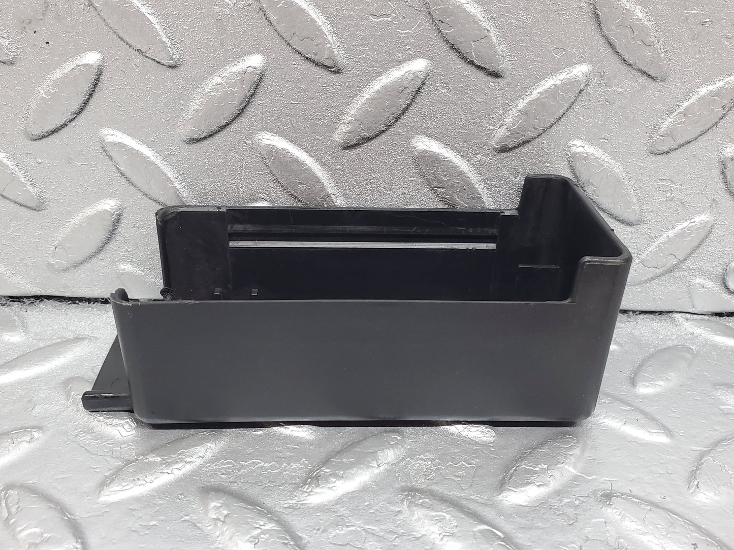 0983 Mercedes-Benz W123 240D Heater Plug Timer Relay Cover 0005454145