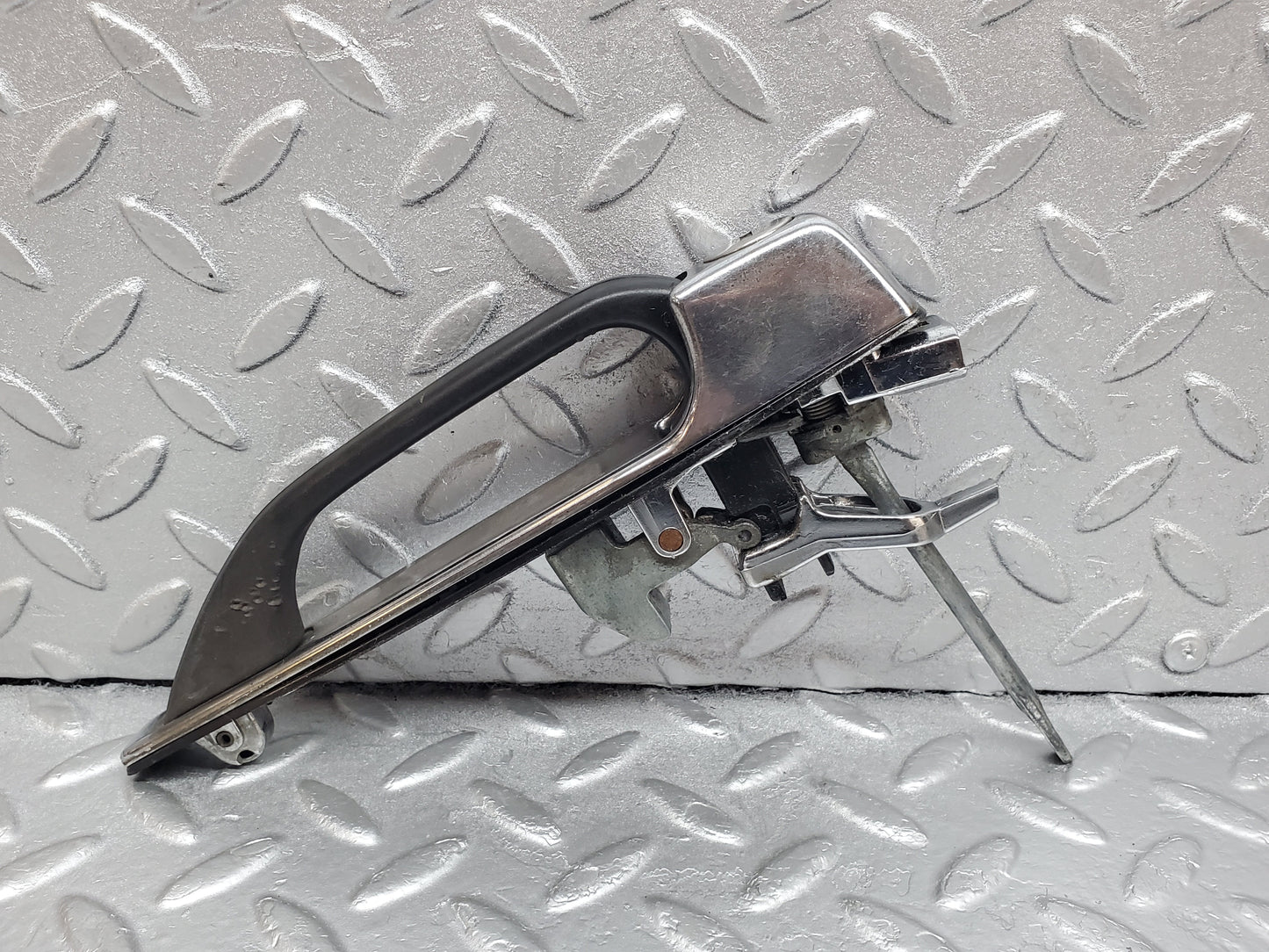 1006 Mercedes-Benz C123 230CE Coupe Left Door Exterior Handle No Key 1237600259