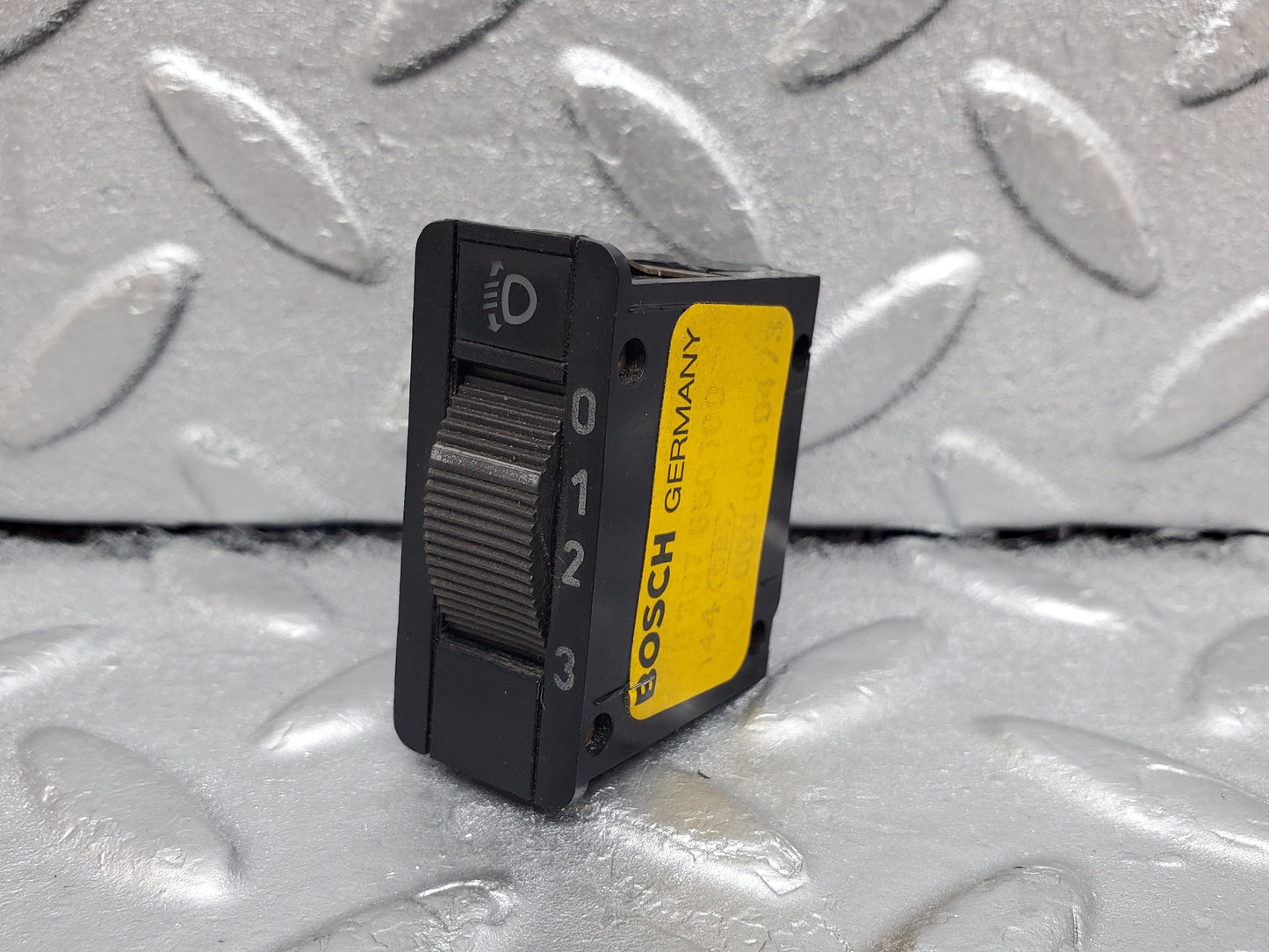 1056 Mercedes-Benz C123 230CE Headlight Level Switch  0008000473