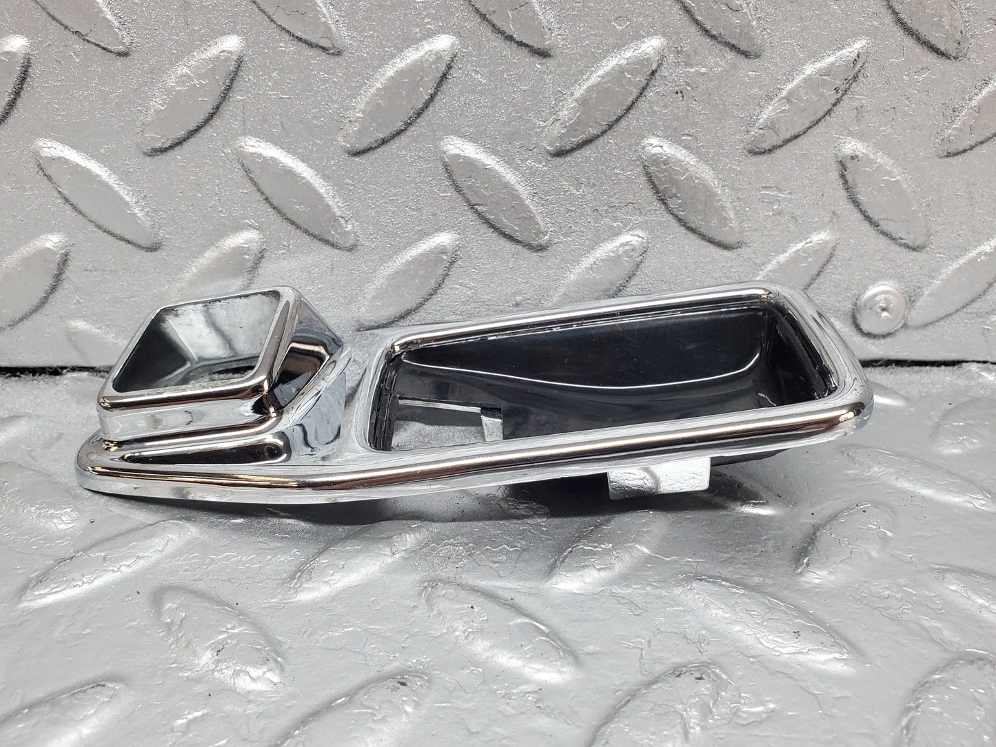 1024 Mercedes-Benz C123 230CE Coupe Chrome Frame For Door Opener Left 1167660111