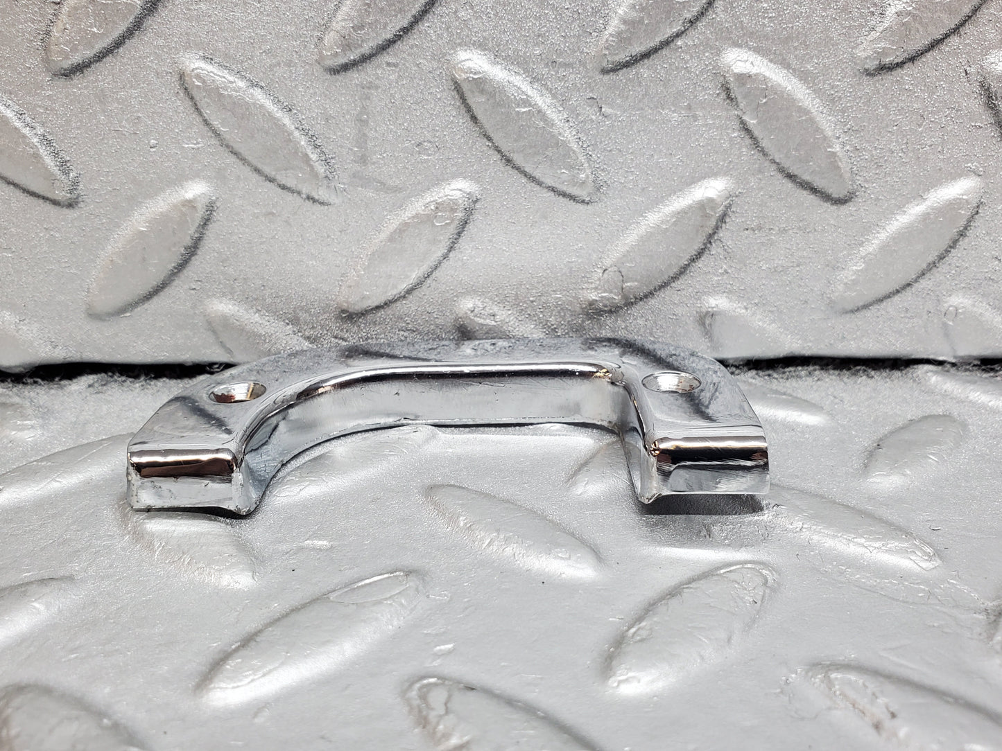 1036 Mercedes-Benz C123 230CE Coupe Left Interior Chrome Door Latch Trim 1237230124
