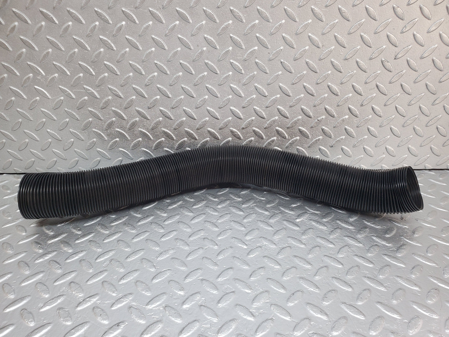 1022 Mercedes-Benz C123 230CE Air Duct Pipe Hose