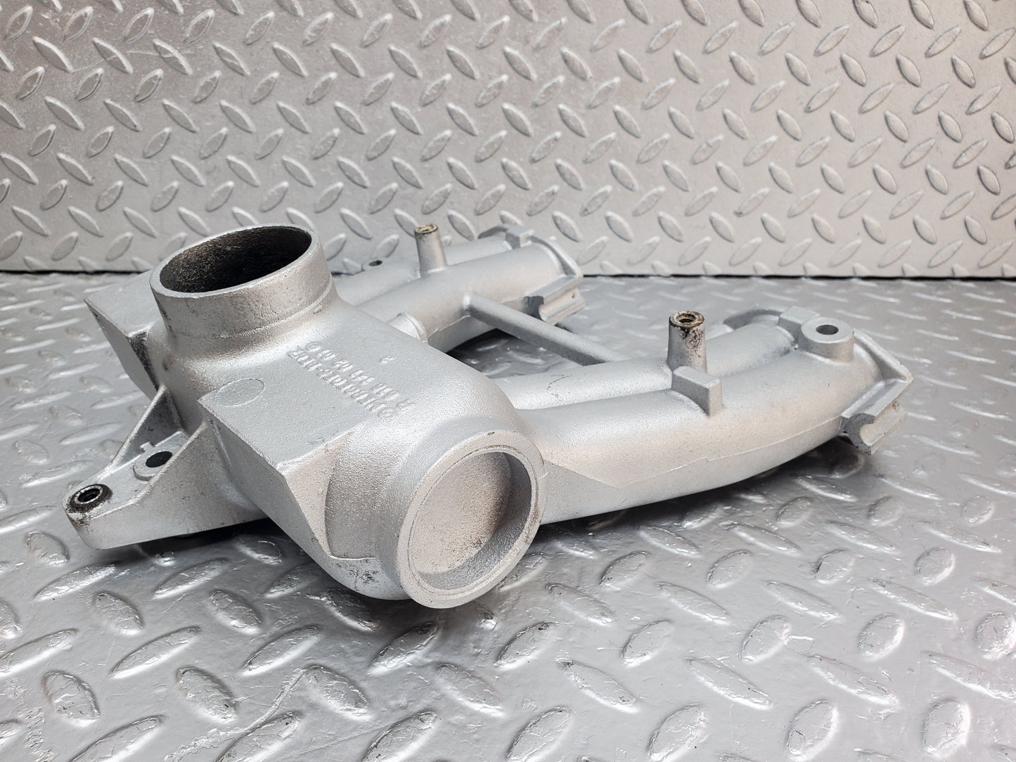 1078 Mercedes-Benz W123 240D Air Intake Manifold 6161410201