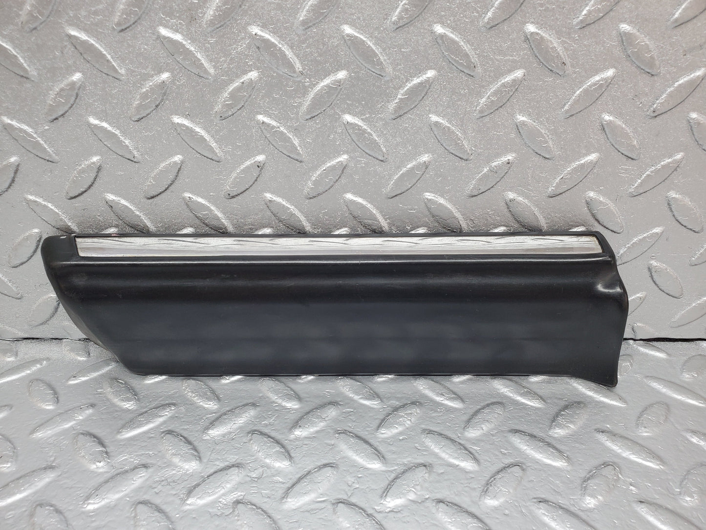 1081 Mercedes-Benz C123 230CE Coupe Front Left Fender Wing Lower Trim Cover