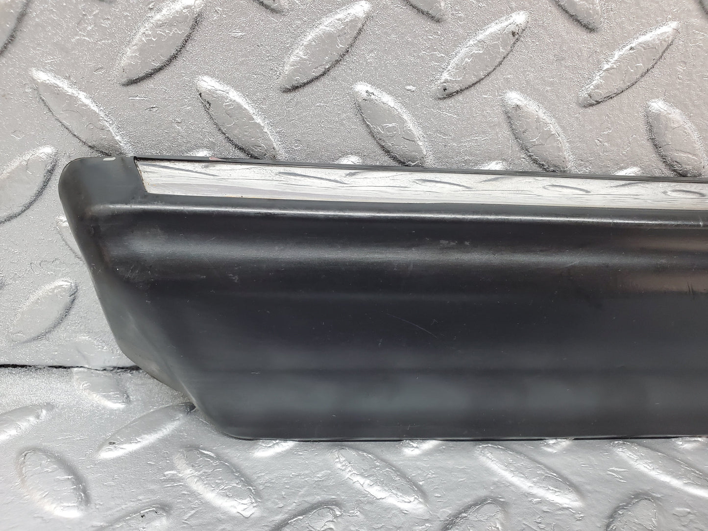 1081 Mercedes-Benz C123 230CE Coupe Front Left Fender Wing Lower Trim Cover