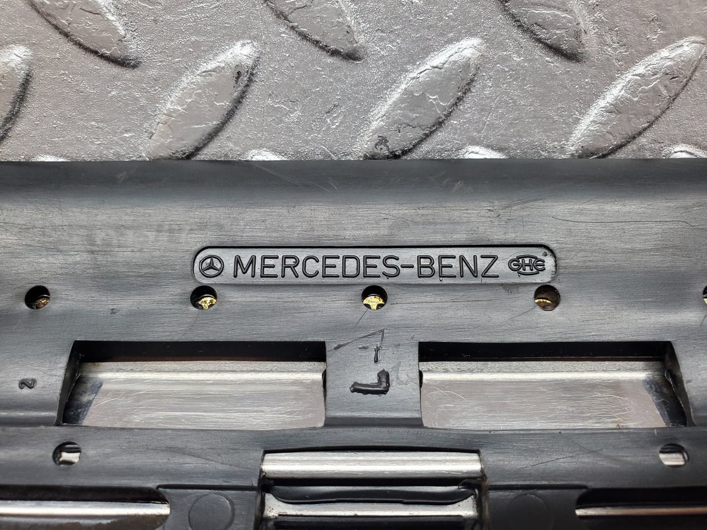 1081 Mercedes-Benz C123 230CE Coupe Front Left Fender Wing Lower Trim Cover