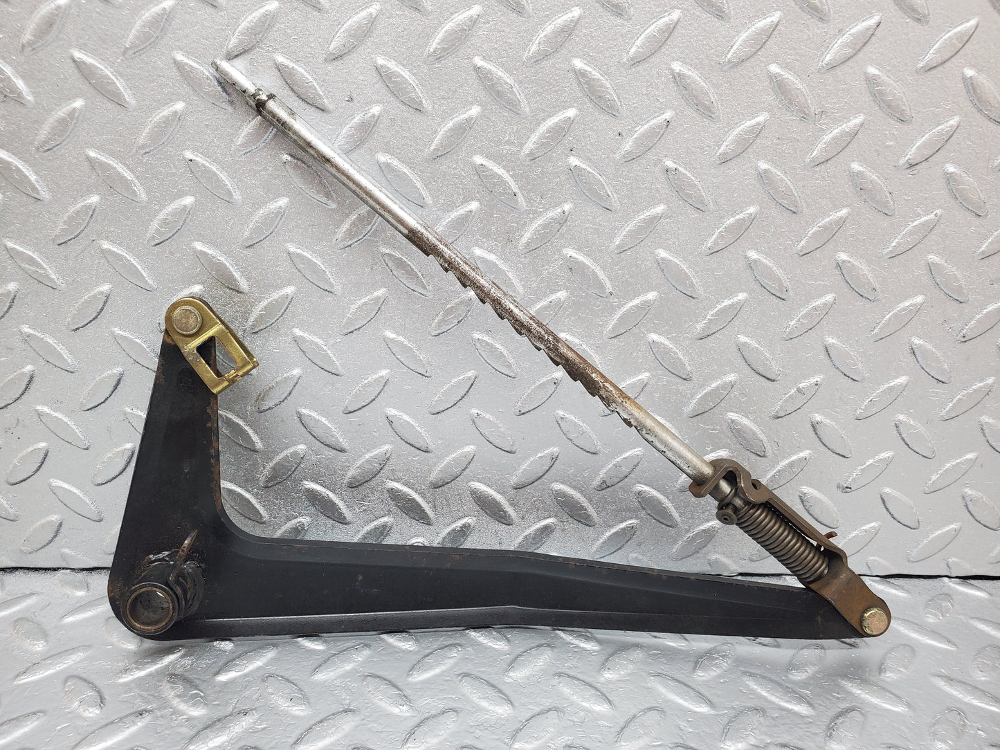 0988 Mercedes-Benz C123 230CE Handbrake Regulator
