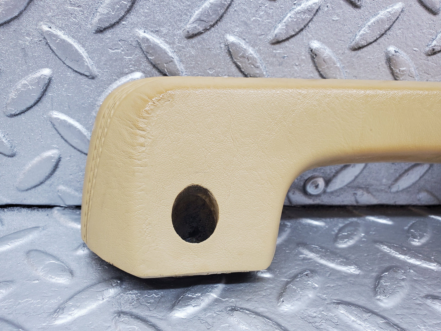 0998 Mercedes-Benz C123 230CE Coupe Interior Door Handle Right Beige 1239702001