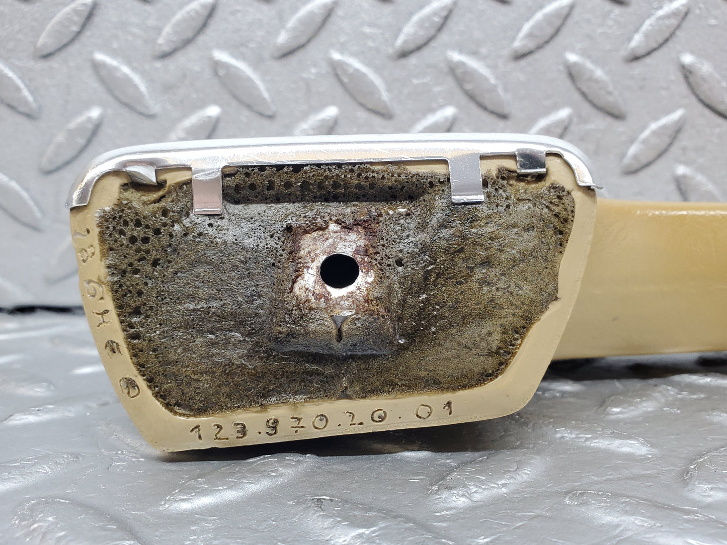 0998 Mercedes-Benz C123 230CE Coupe Interior Door Handle Right Beige 1239702001