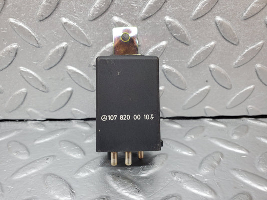 1088 Mercedes-Benz C123 230CE Rear Heated Window Relay 1078200010