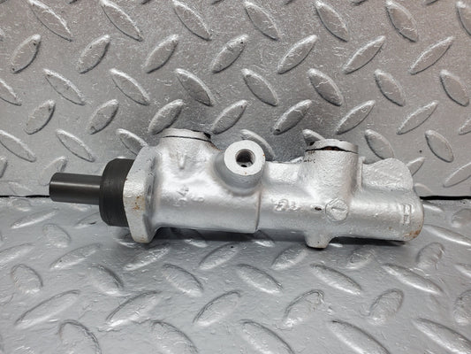 1079 Mercedes-Benz C123 230CE Coupe Brake Master Cylinder