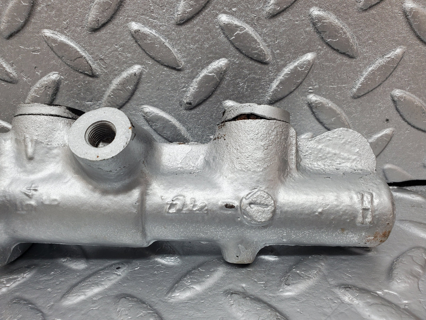 1079 Mercedes-Benz C123 230CE Coupe Brake Master Cylinder