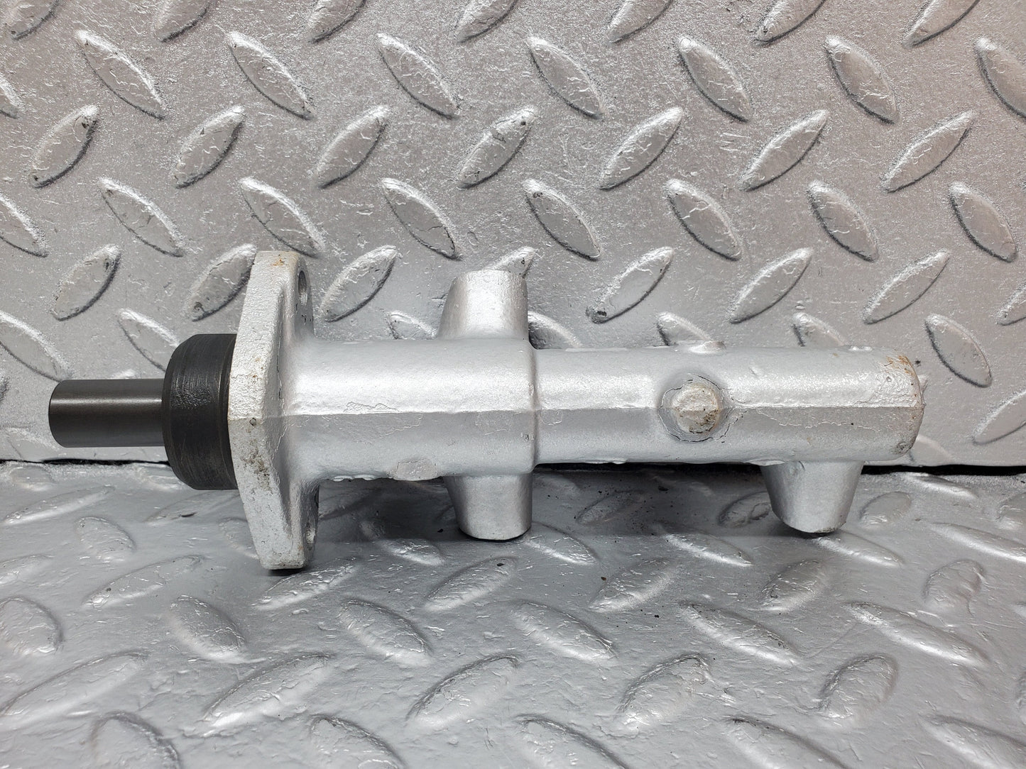 1079 Mercedes-Benz C123 230CE Coupe Brake Master Cylinder