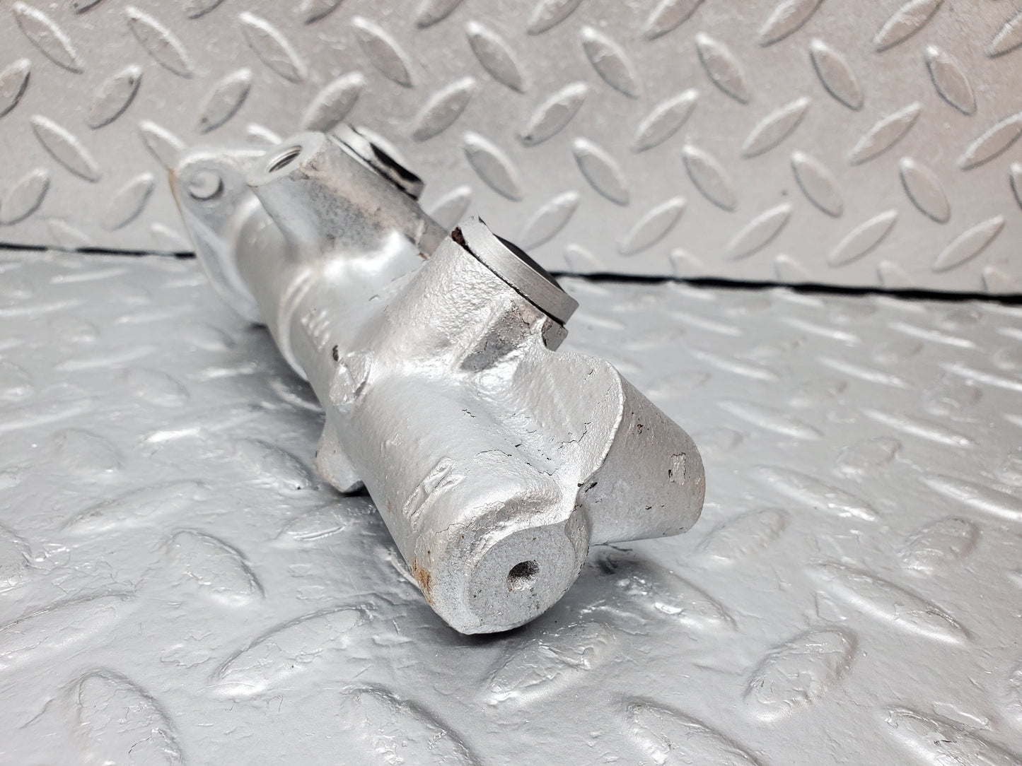 1079 Mercedes-Benz C123 230CE Coupe Brake Master Cylinder