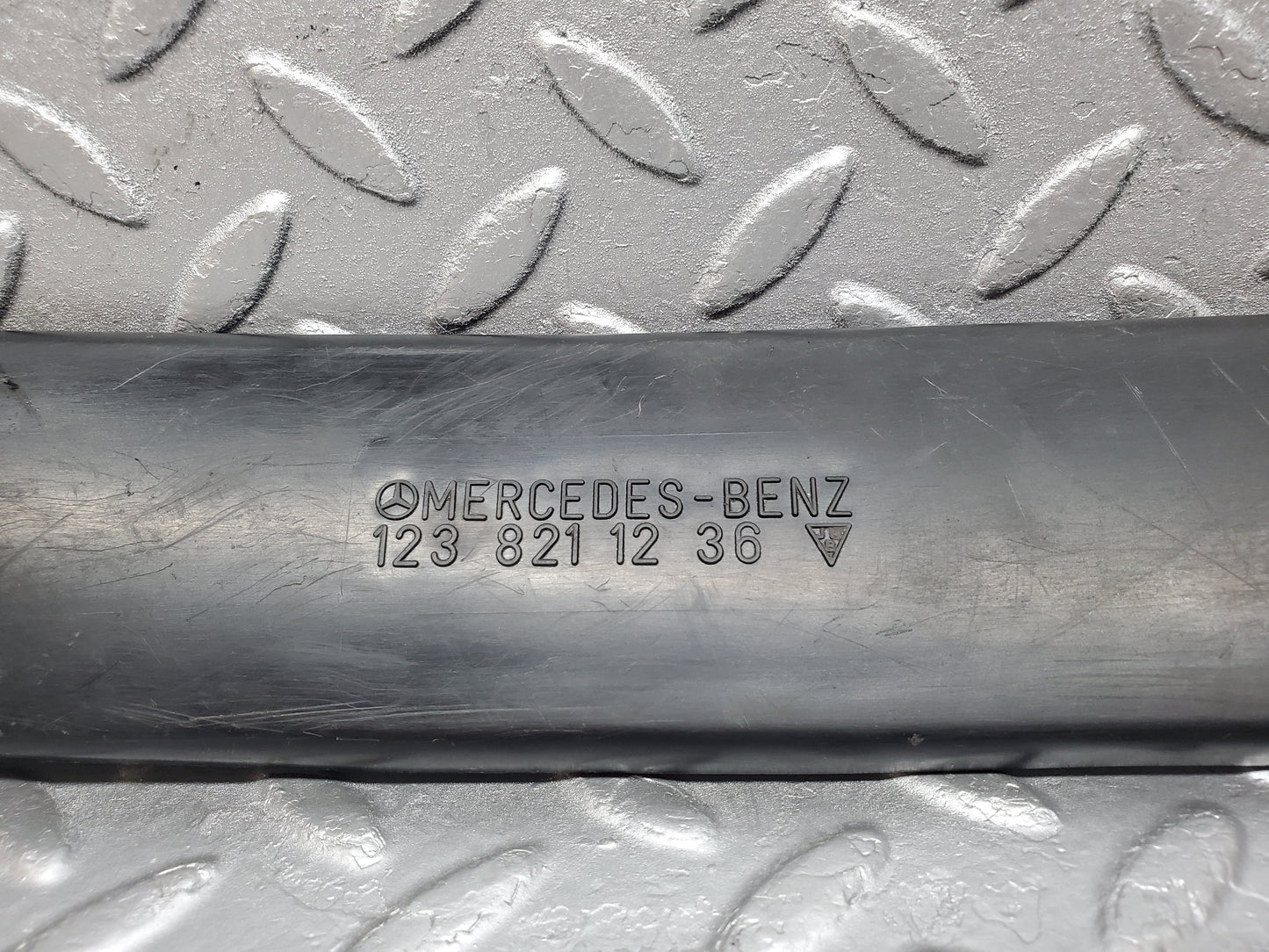 1050 Mercedes-Benz C123 230CE Coupe Cabel Covering 1238211236