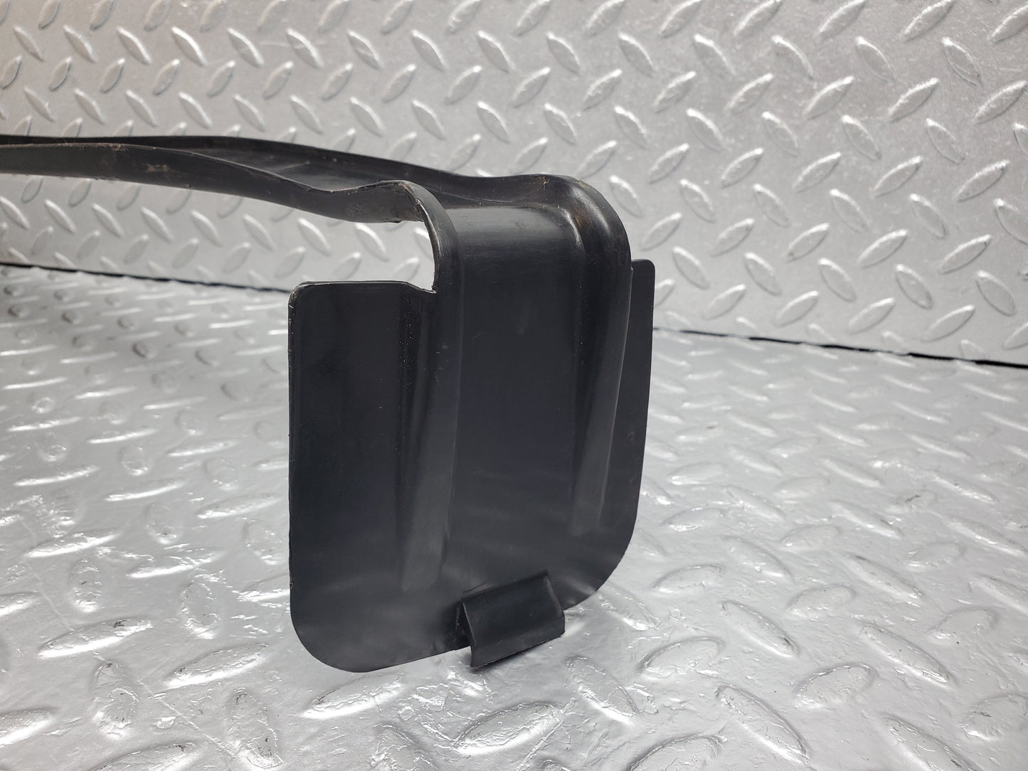 1050 Mercedes-Benz C123 230CE Coupe Cabel Covering 1238211236