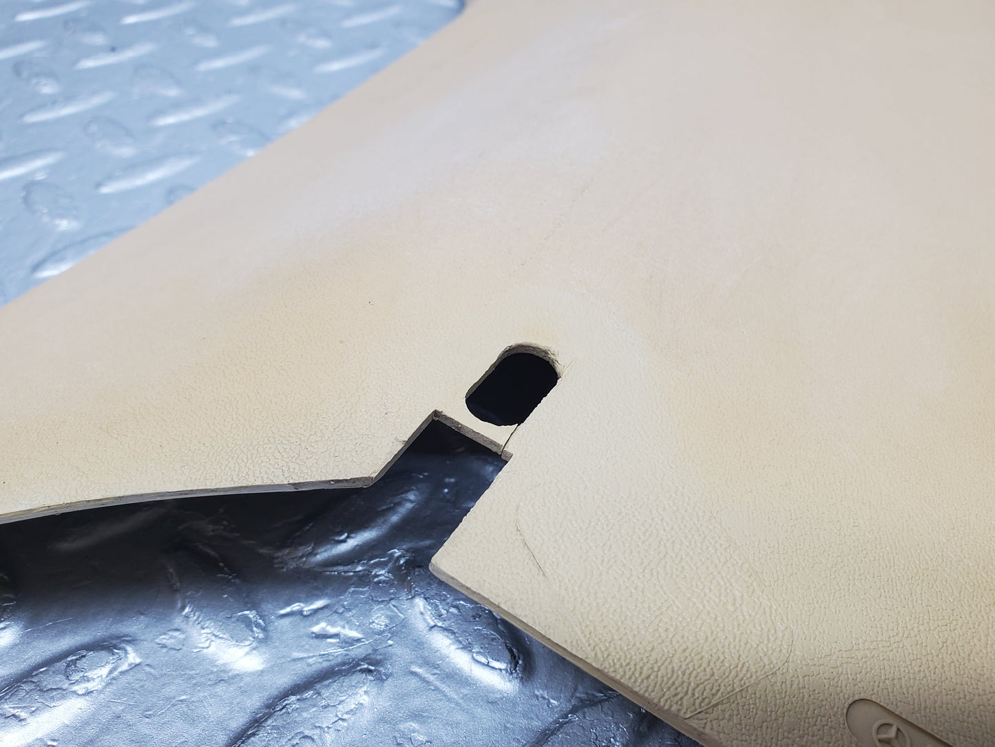 1063 Mercedes-Benz C123 230CE Coupe Front Right Kick Panel Beige 1236881206