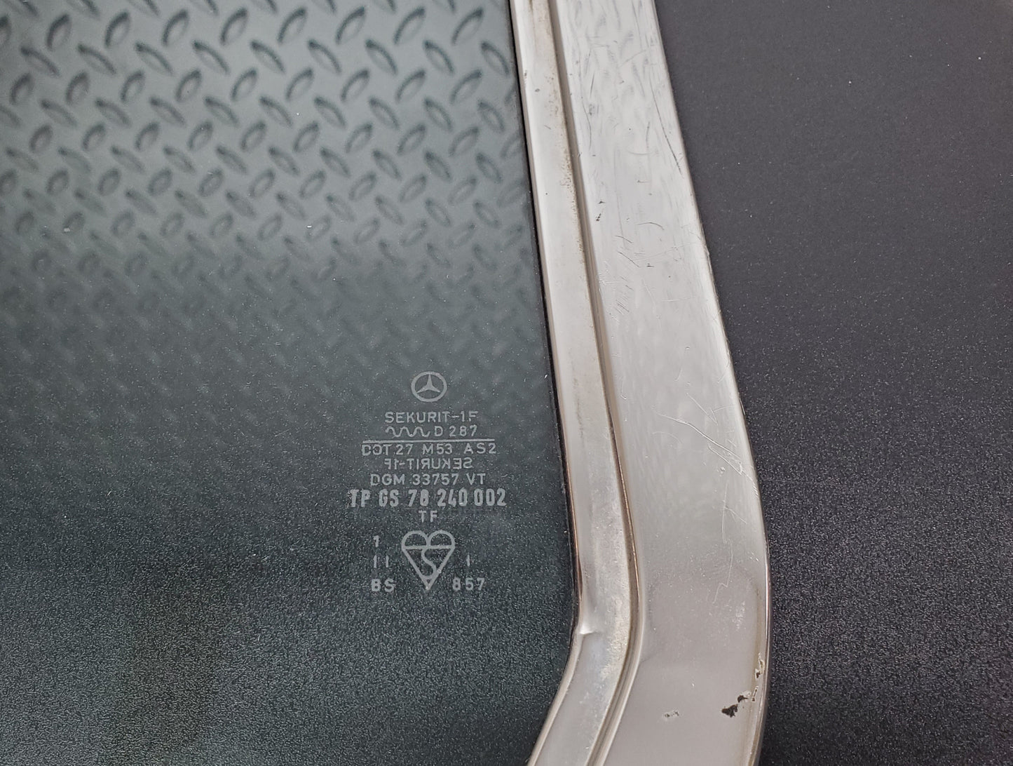 1109 Mercedes-Benz C123 230CE Coupe Rear Left Window Glass 1236730130