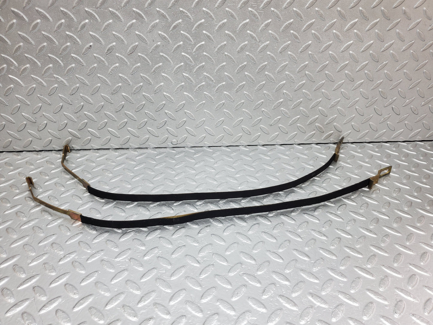 1121 Mercedes-Benz C123 230CE Coupe Heater Box Holder Strap