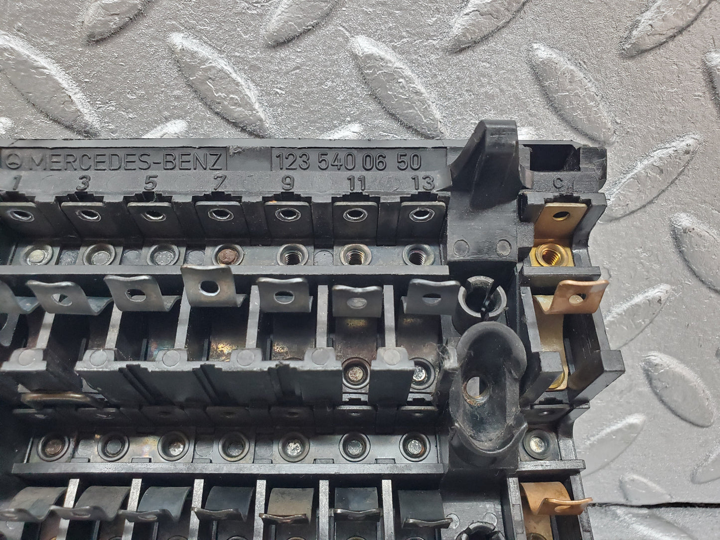 1119 Mercedes-Benz C123 230CE Coupe Fuse Box 1235400650