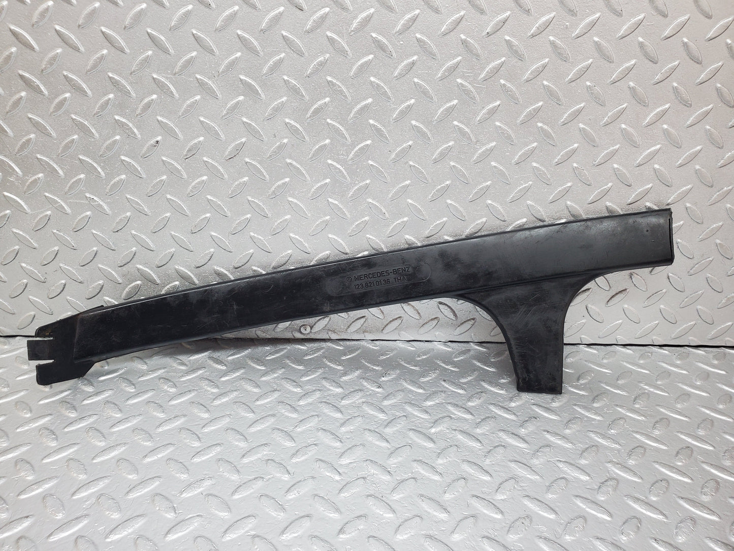 1131 Mercedes-Benz C123 230CE Coupe Cable Channel Cover Rear Left 1238210136