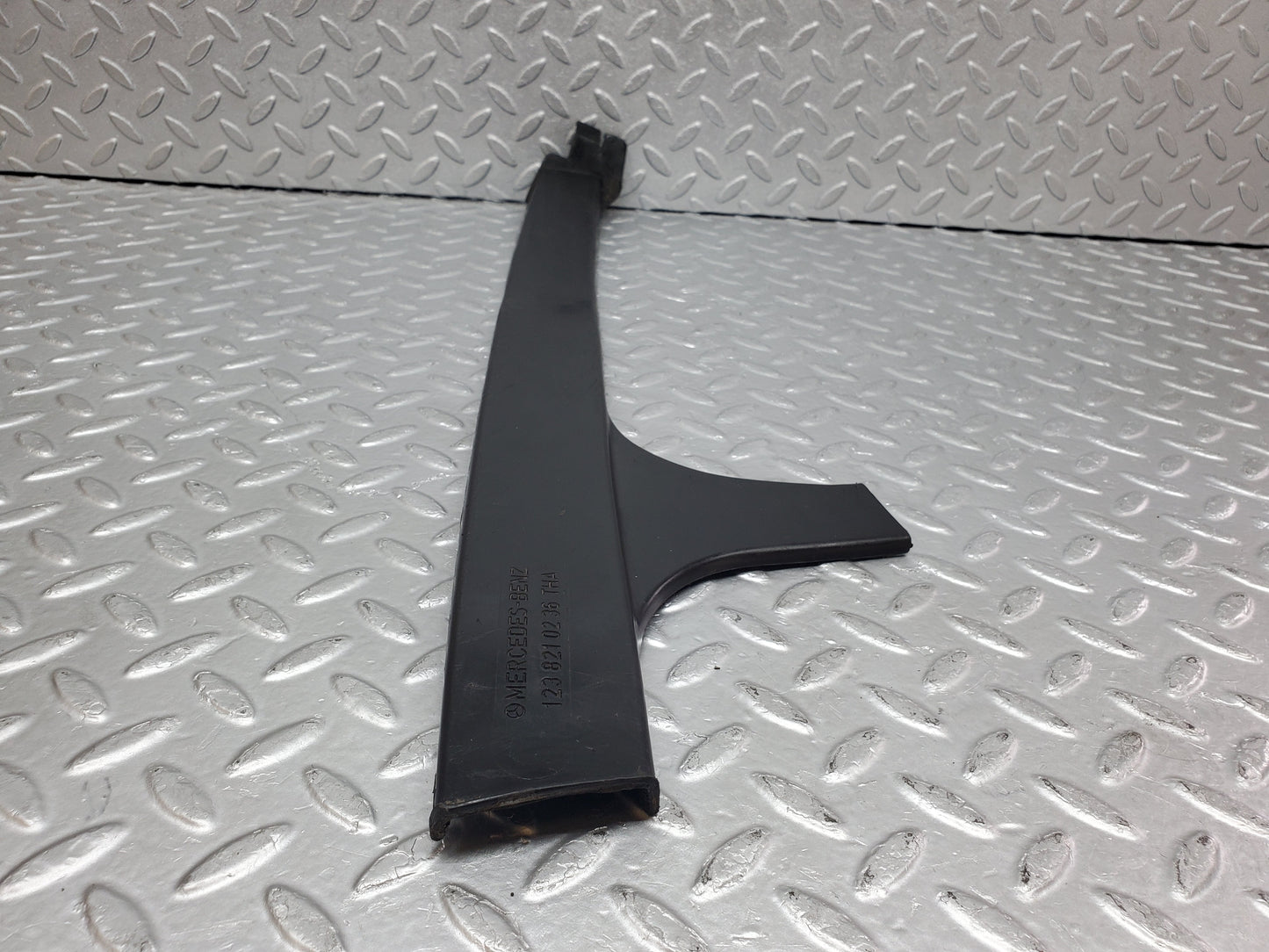 1132 Mercedes-Benz C123 230CE Coupe Cable Channel Cover Rear Right 1238210236