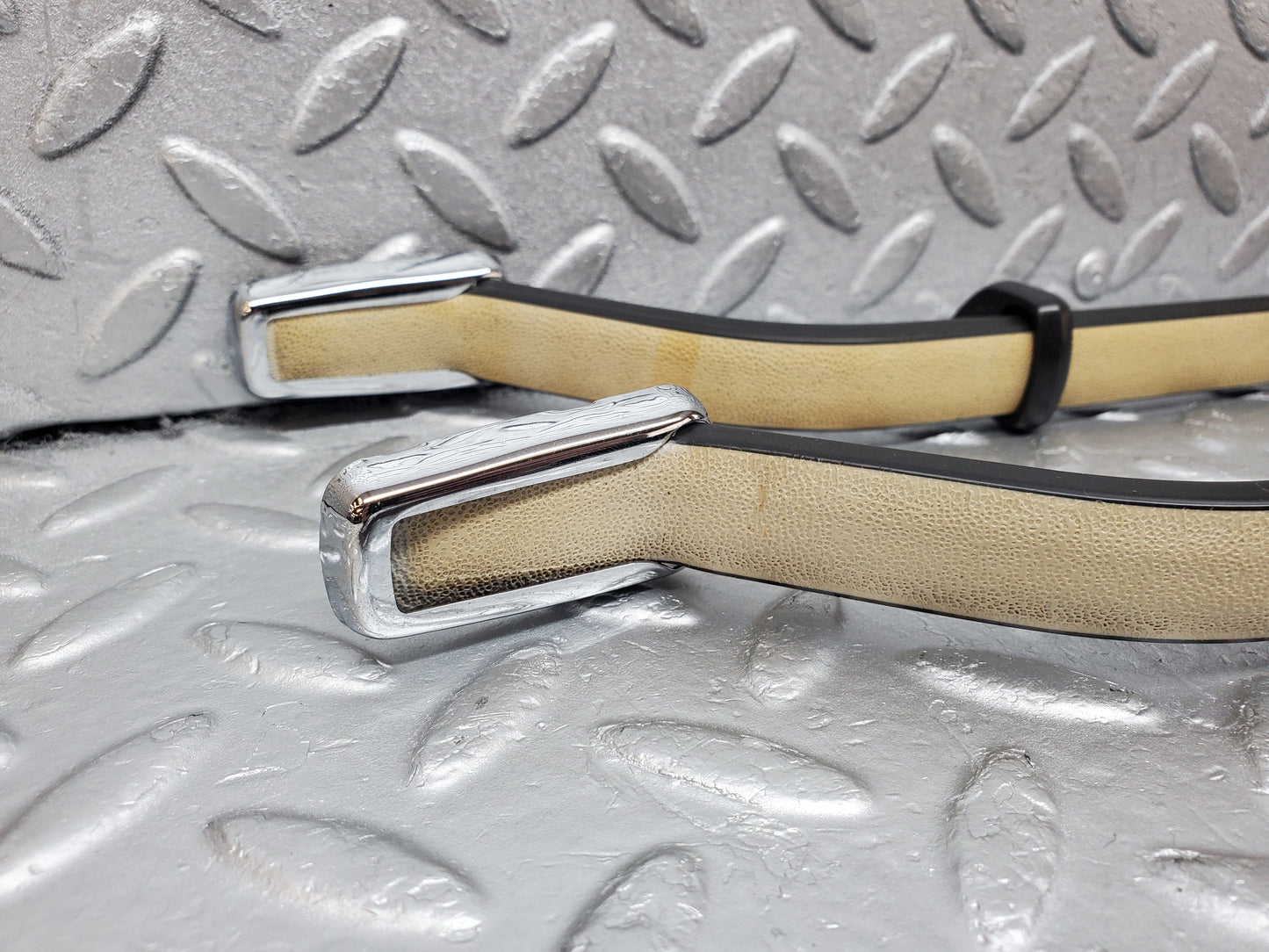 1154 Mercedes-Benz W108 280SE Interior Roof Grab Handle Set Beige