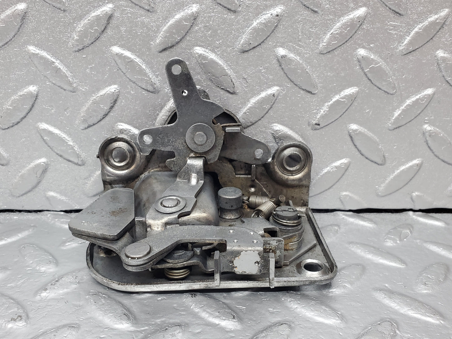 1167 Mercedes-Benz W108 280SE Rear Right Door Lock Mechanism
