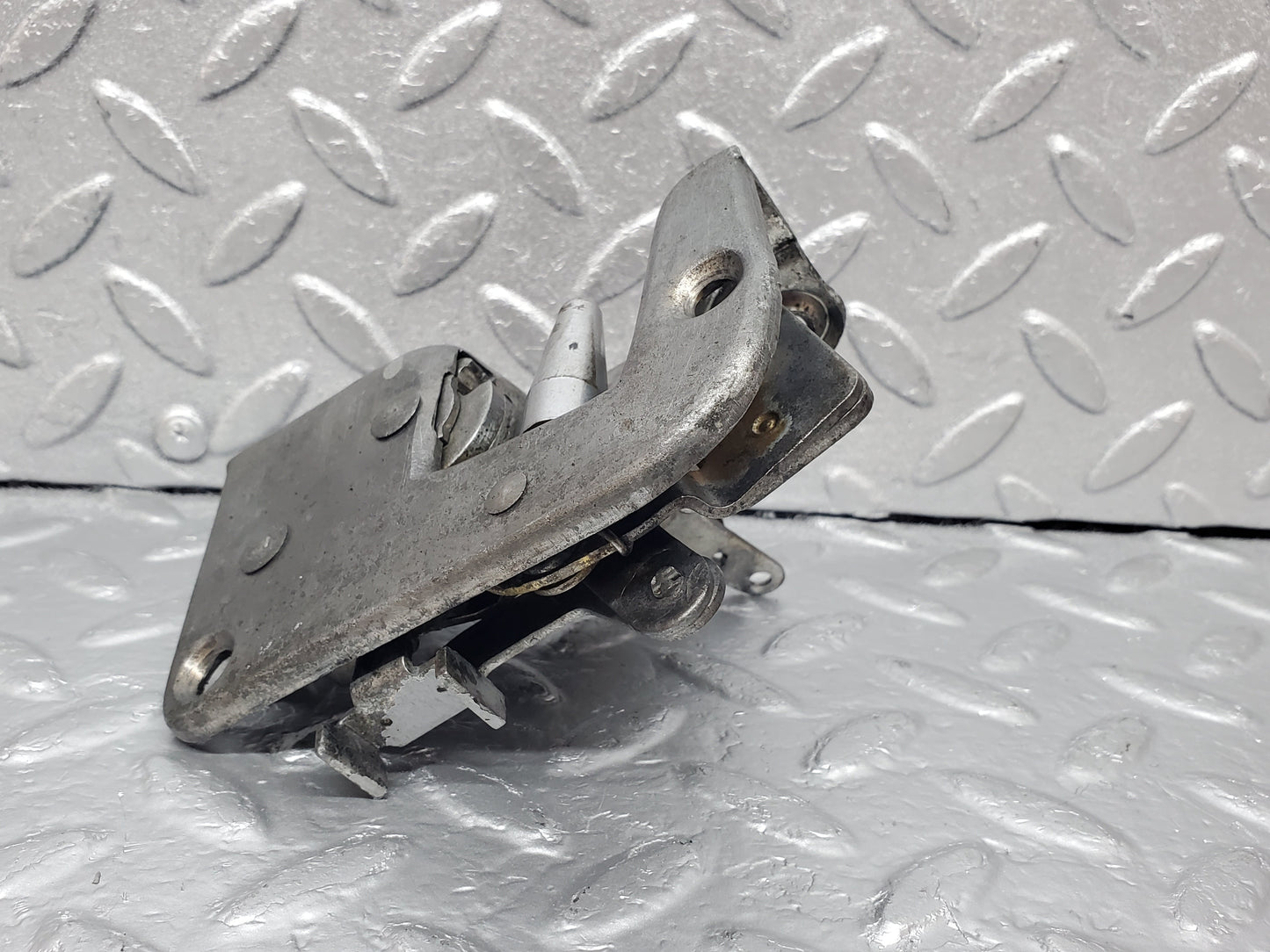 1168 Mercedes-Benz W108 280SE Front Right Door Lock Mechanism
