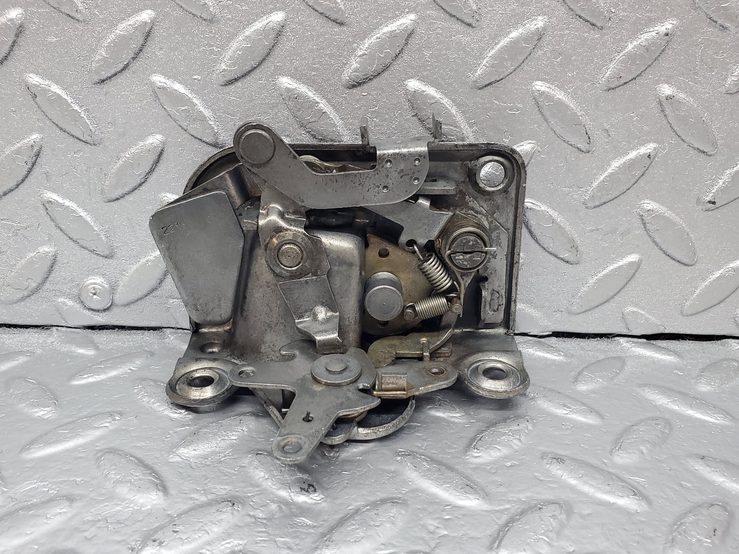 1169 Mercedes-Benz W108 280SE Front Left Door Lock Mechanism