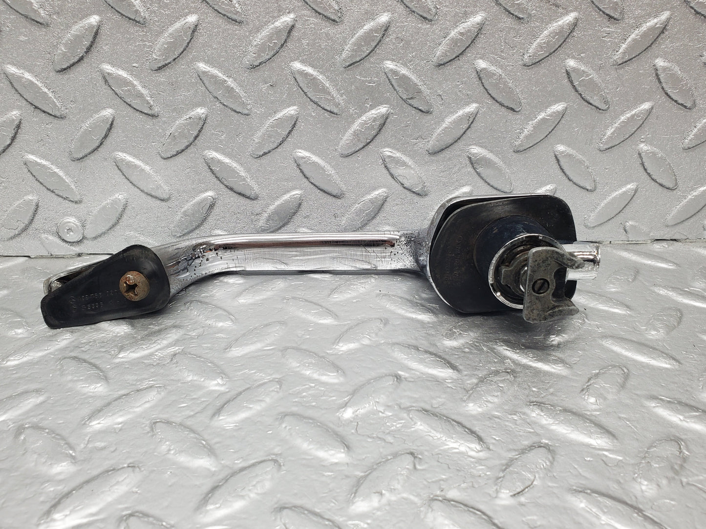 1187 Mercedes-Benz W108 280SE Door Handle Front Left No Key 1087661301