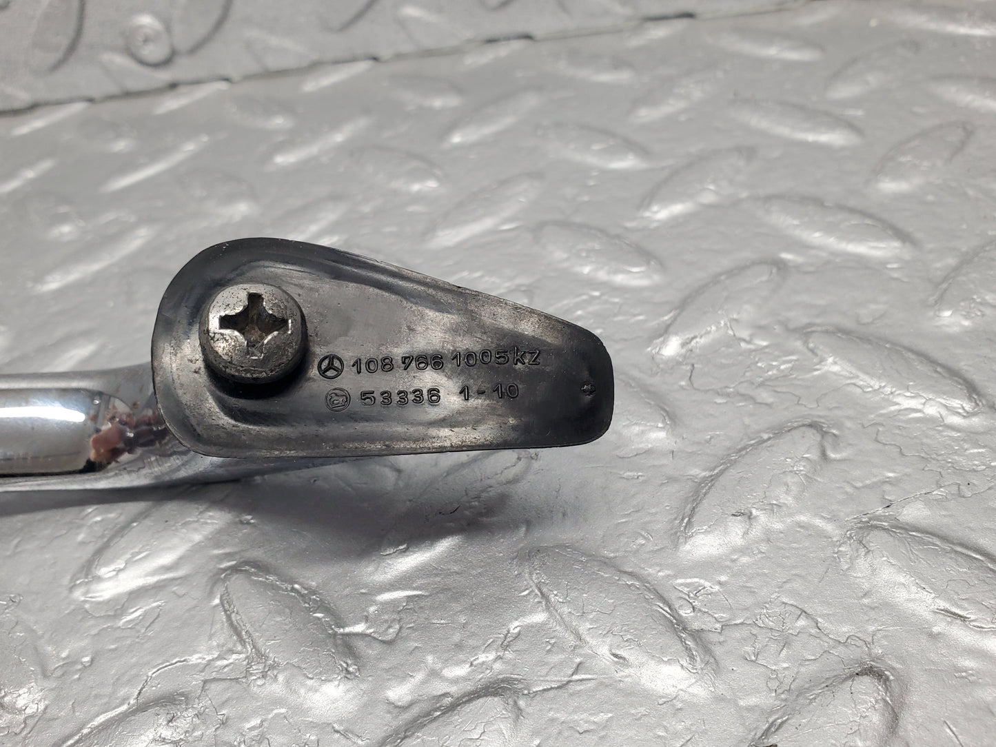 1188 Mercedes-Benz W108 280SE Door Handle Front Right No Key 1087661401