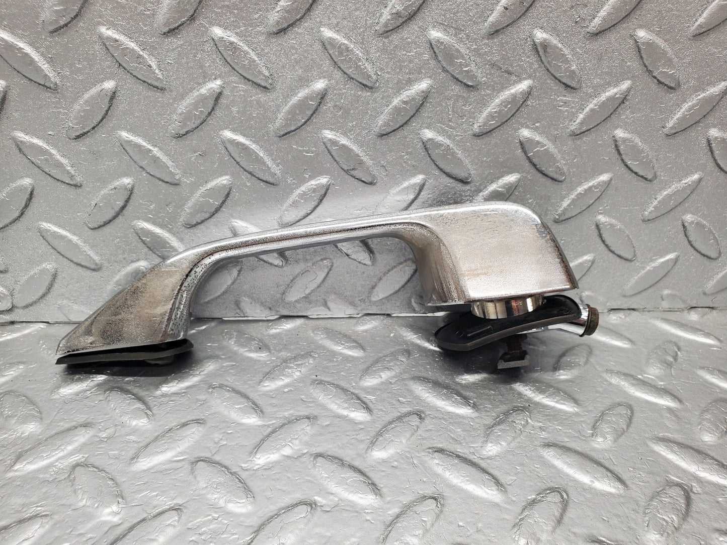 1189 Mercedes-Benz W108 280SE Door Handle Rear Right 1087661202