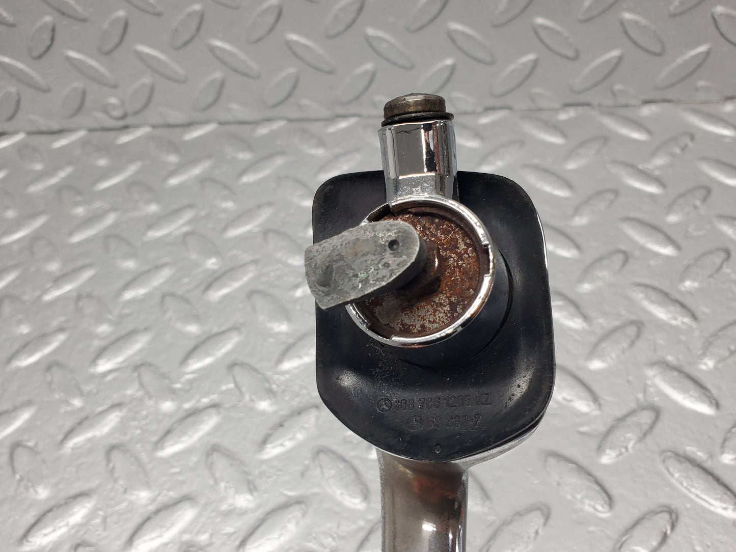 1189 Mercedes-Benz W108 280SE Door Handle Rear Right 1087661202