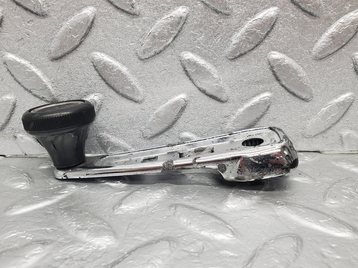 1194 Mercedes-Benz W108 280SE Window Lifter Crank Handle