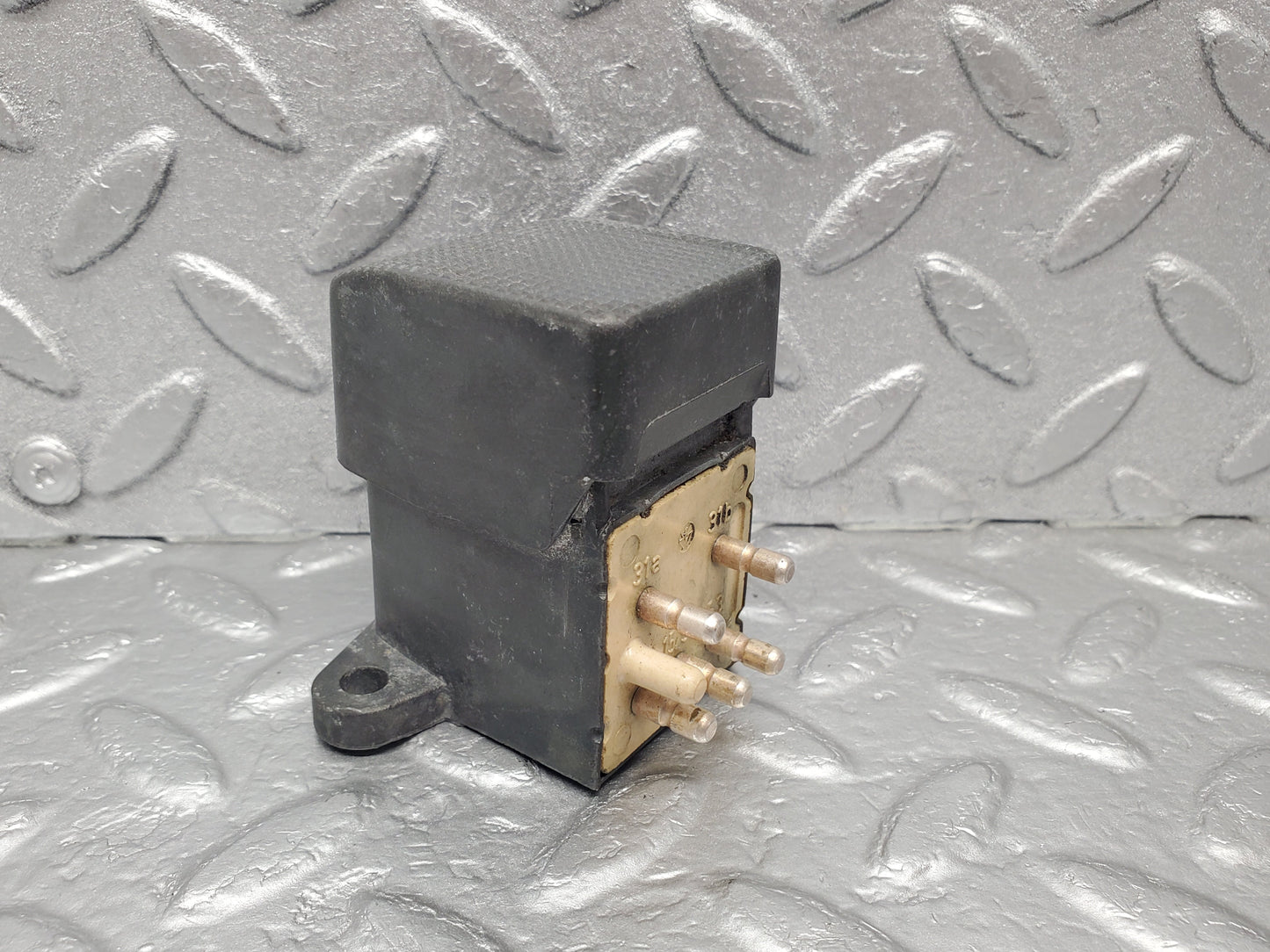 1198 Mercedes-Benz W108 280SE Windscreen Washer Switch