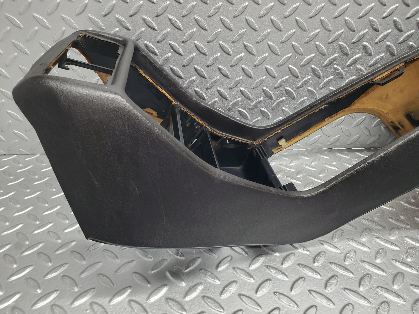 1112 Mercedes-Benz C123 230CE Coupe Centre Console Black