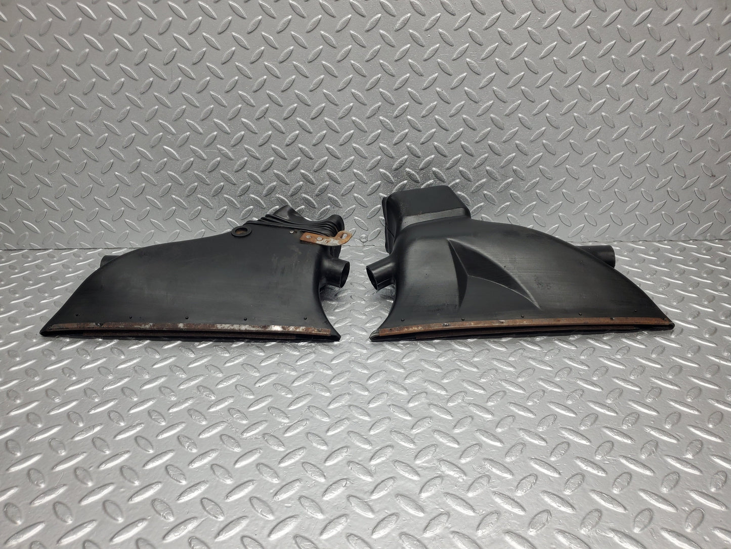 1204 Mercedes-Benz W108 280SE Air Vent Duct Left & Right Side 1088310788