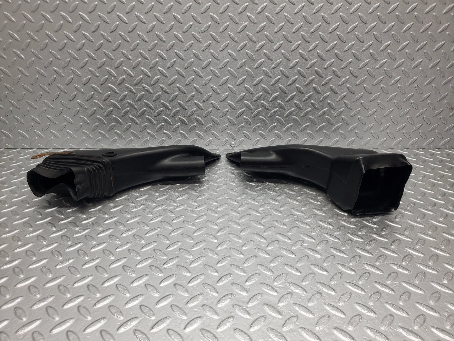 1204 Mercedes-Benz W108 280SE Air Vent Duct Left & Right Side 1088310788